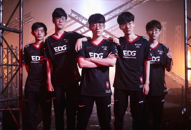 阵容上做出 阵容上做出